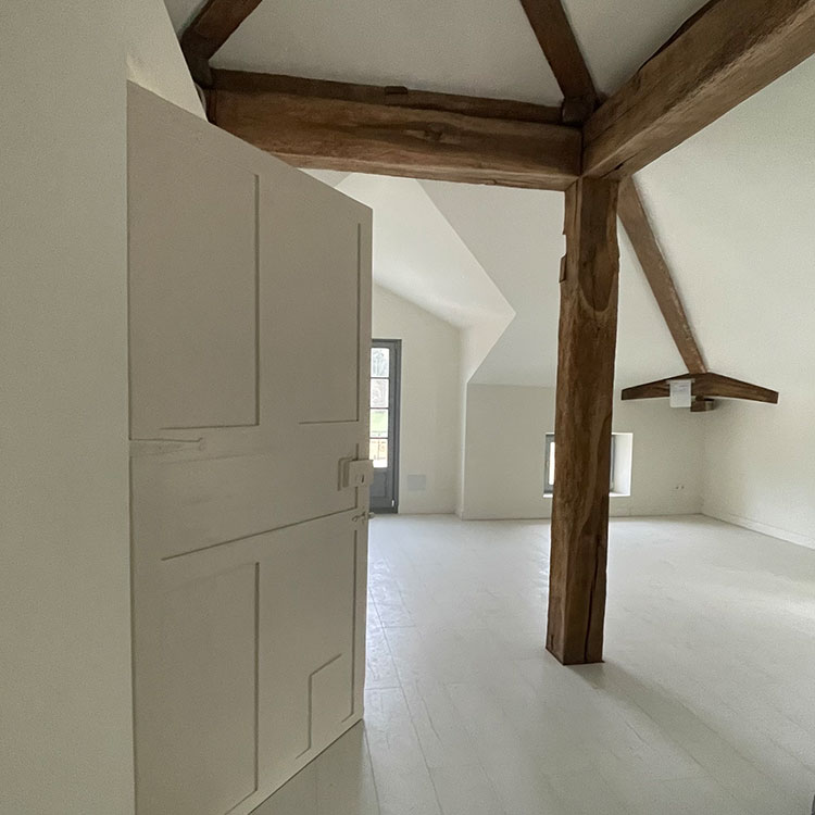 Entrada bajo cubierta sal&oacute;n