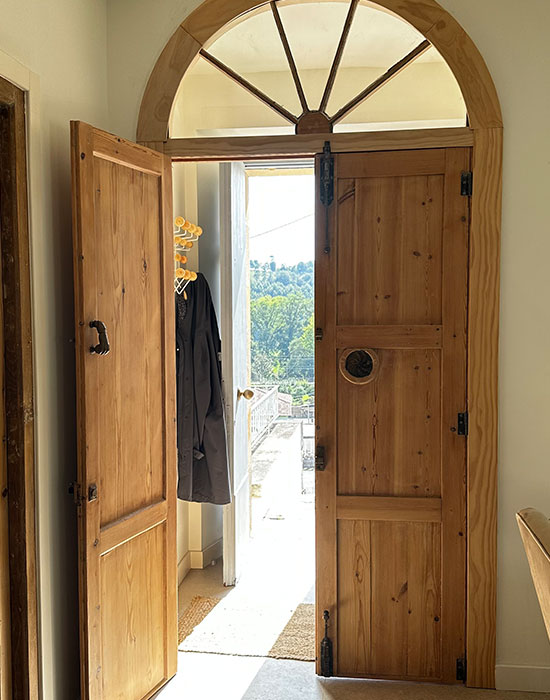 Entrada al sal&oacute;n