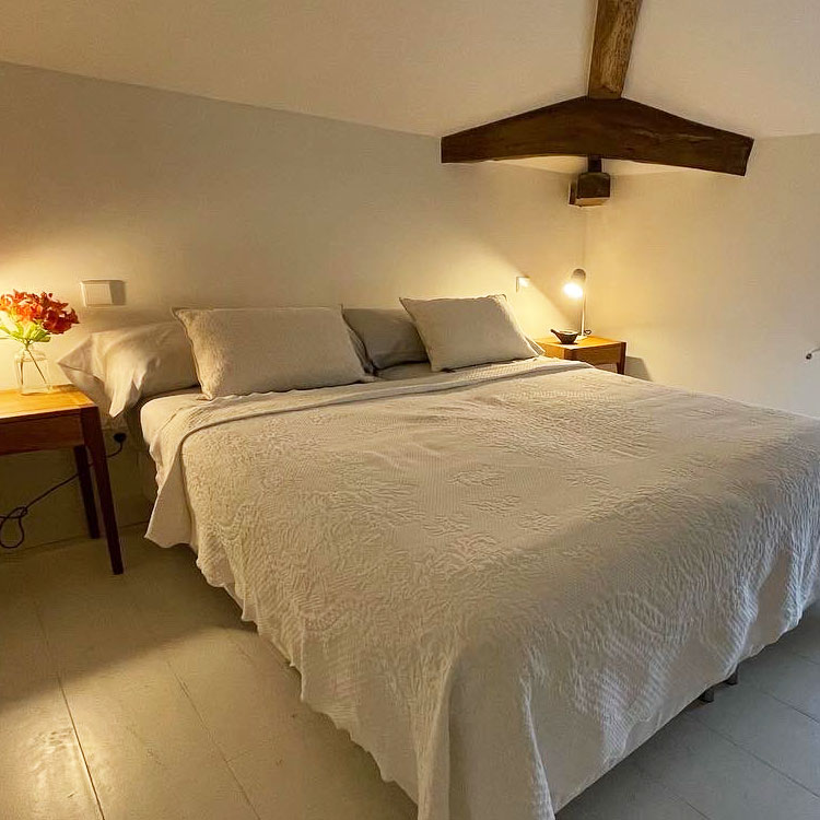 Habitaci&oacute;n bajo cubierta